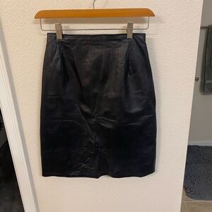 Chic Black Leather Pencil Skirt